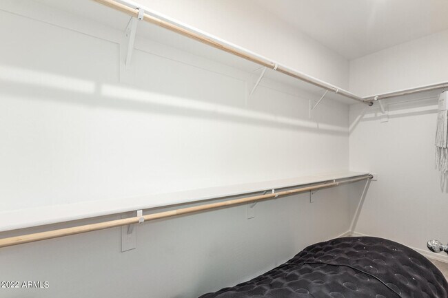 Building Photo - 8759 S 168th Dr