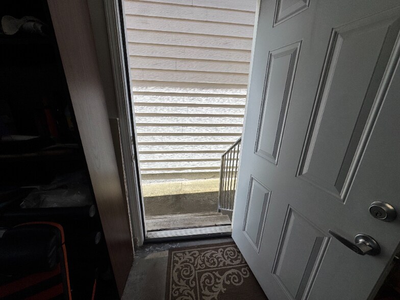 Building Photo - 127 Marbly Ave