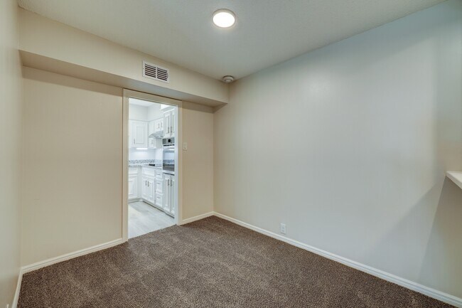 Building Photo - 2601 Bellefontaine St
