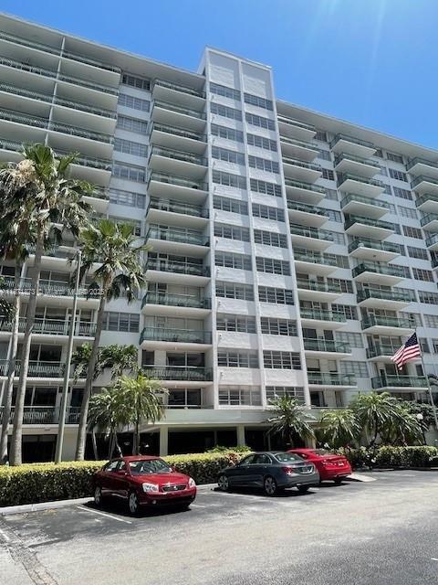 Building Photo - 1408 Brickell Bay Dr