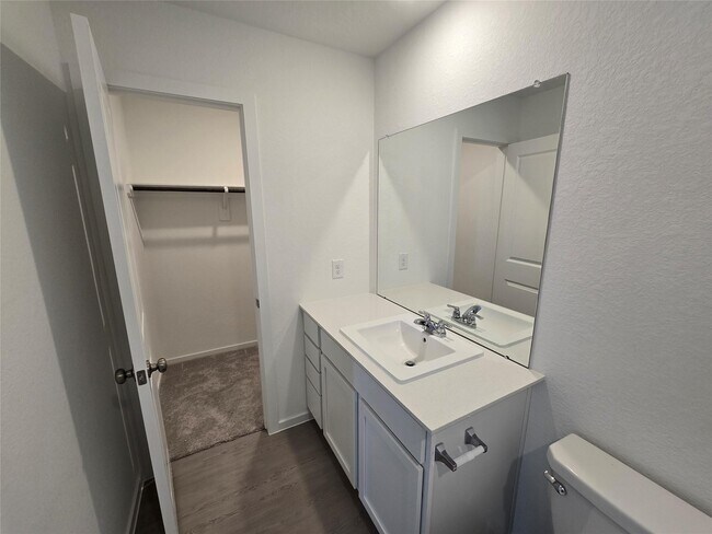 Building Photo - 28747 Bottom Grass Trl