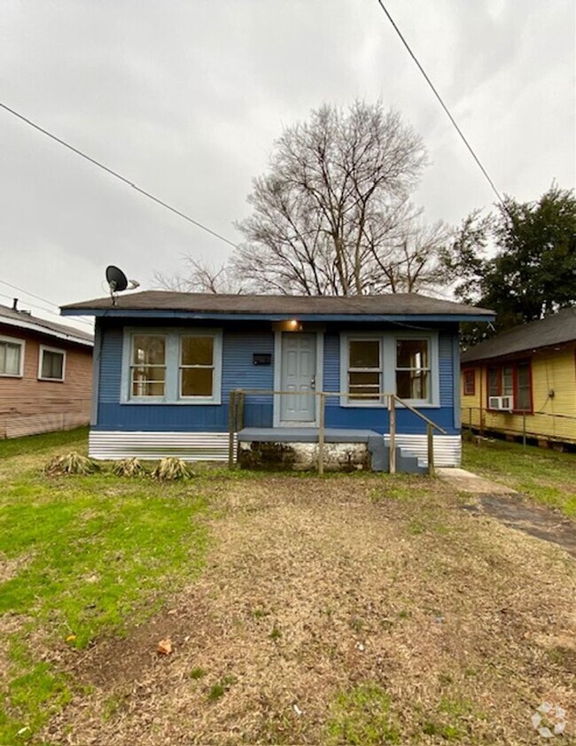 Building Photo - 3 Bedroom 1 Bath Home Available in Bossier...