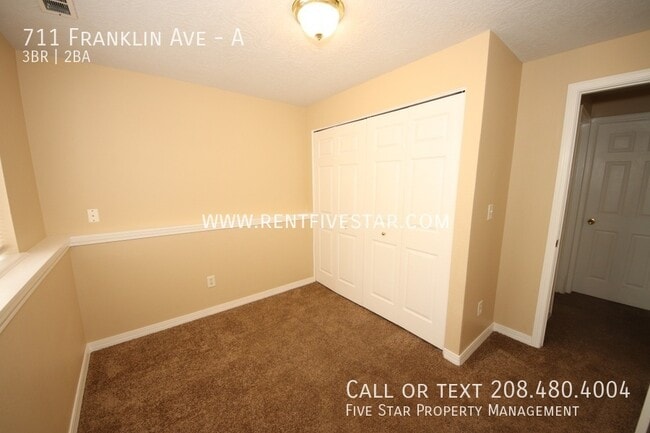 Building Photo - 711 Franklin Ave