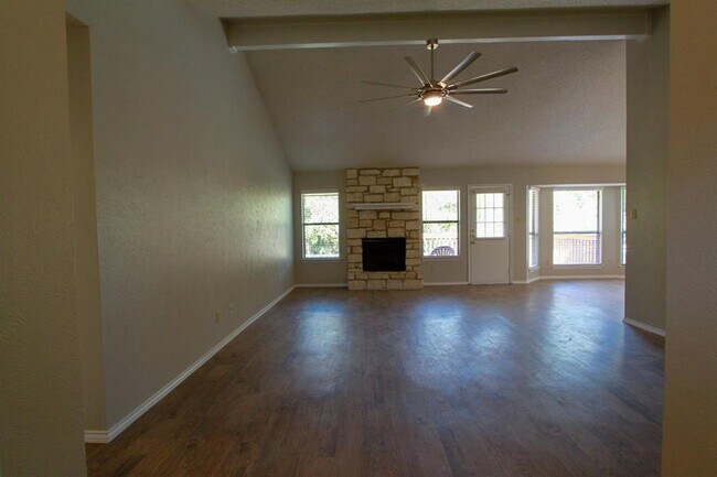 Building Photo - 605 Timber Trail