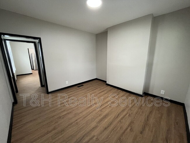 Building Photo - 1407 S Alabama St