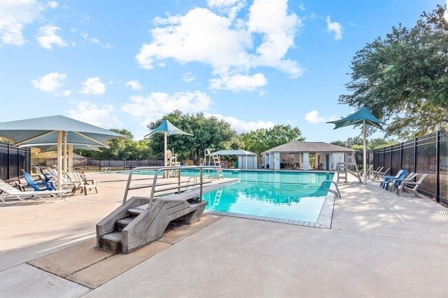 Building Photo - 3006 Sherborne St