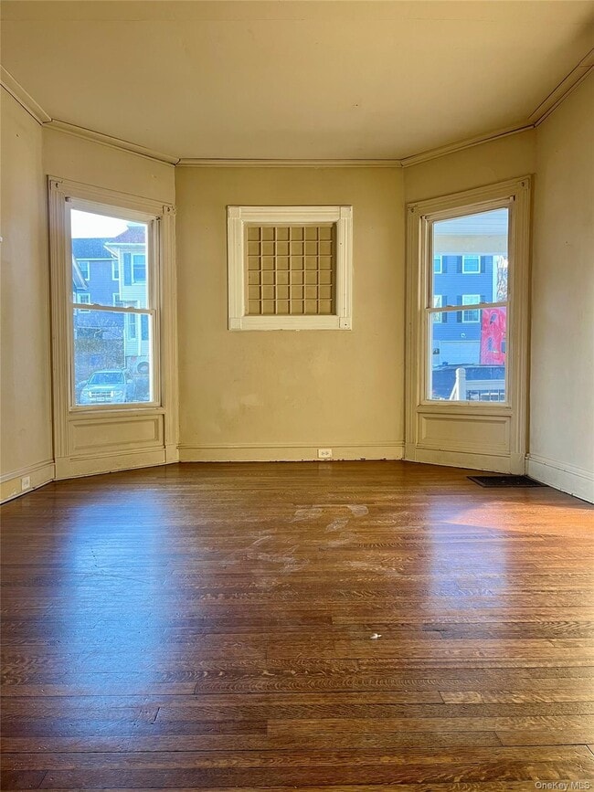 Building Photo - 70 Linden Ave