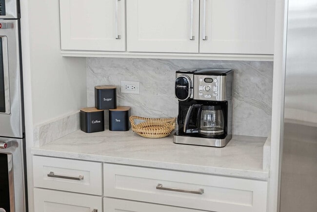 Building Photo - 419 Lakefront Dr