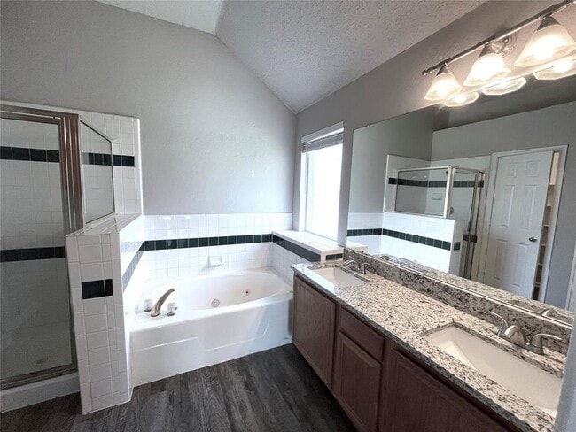 Building Photo - 8918 Quail Ridge Dr