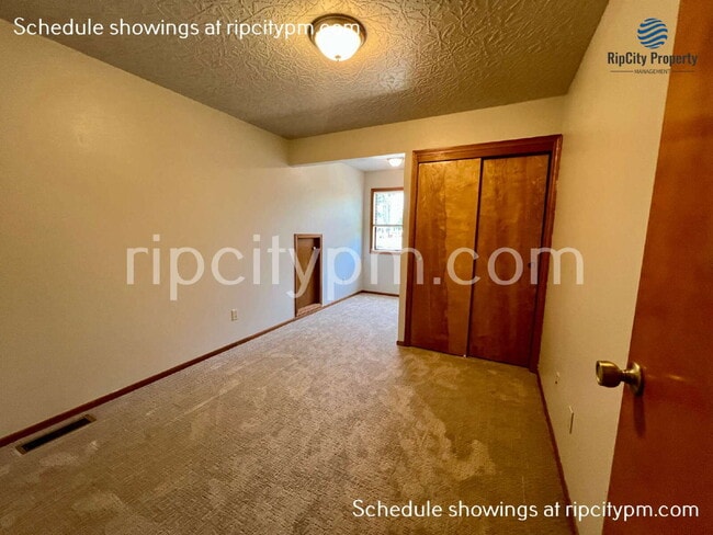 Building Photo - 13241 SW 64th Ave