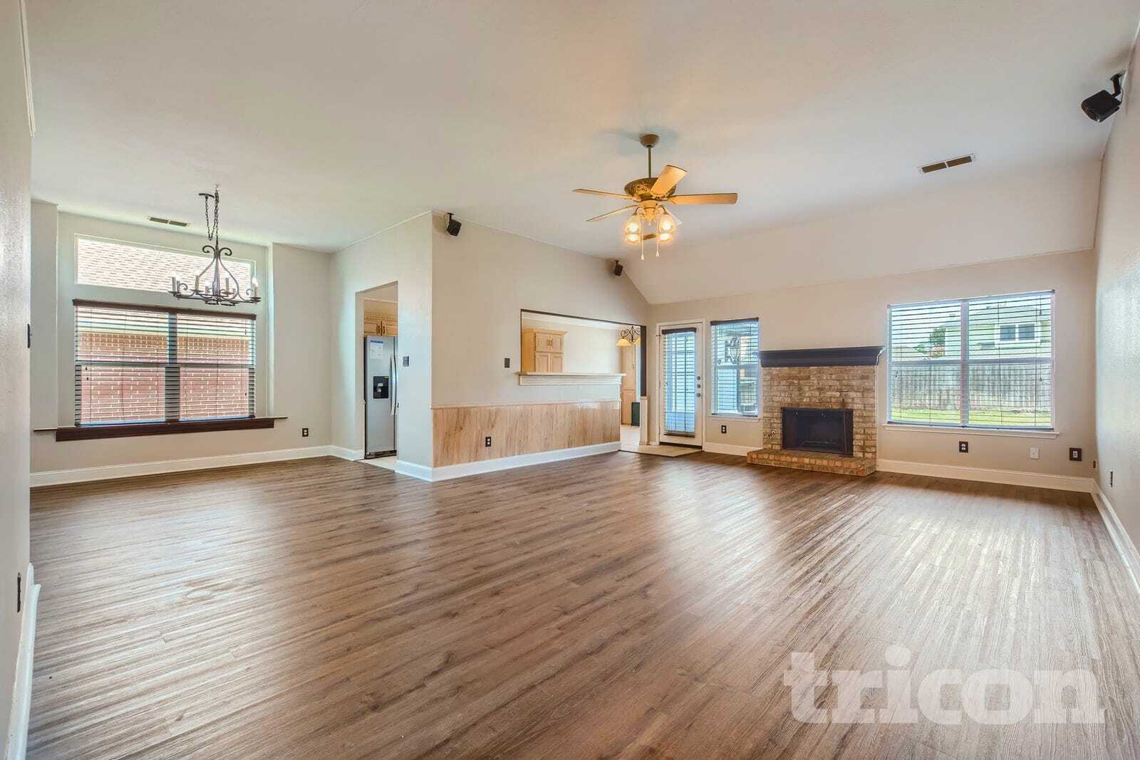 Building Photo - 709 Flagstone Way