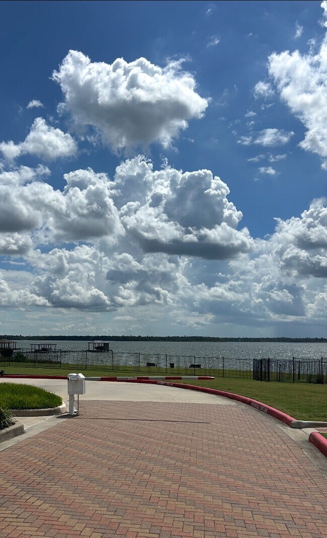 Building Photo - 7723 London Tower Ln