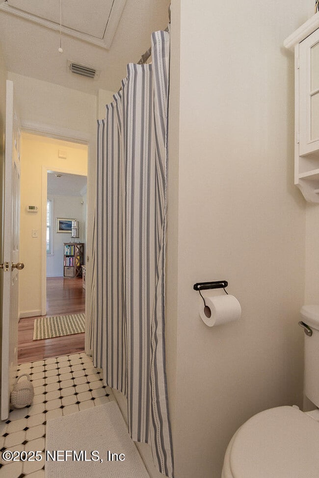 Building Photo - 214 Hopkins St