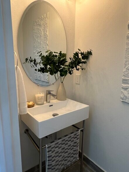 Building Photo - 2526 Pierce St