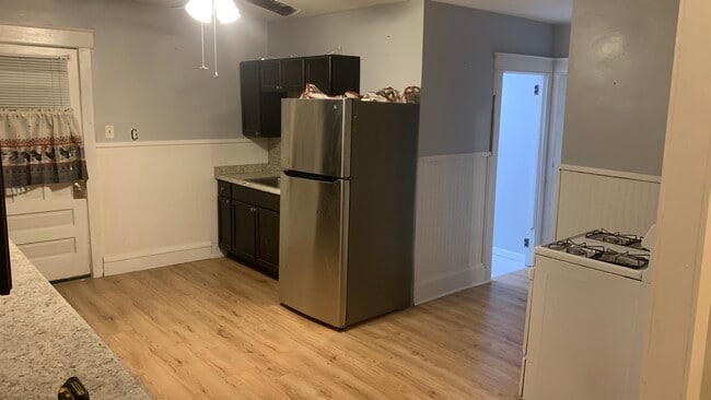 kitchen - 43 Dickinson Ave