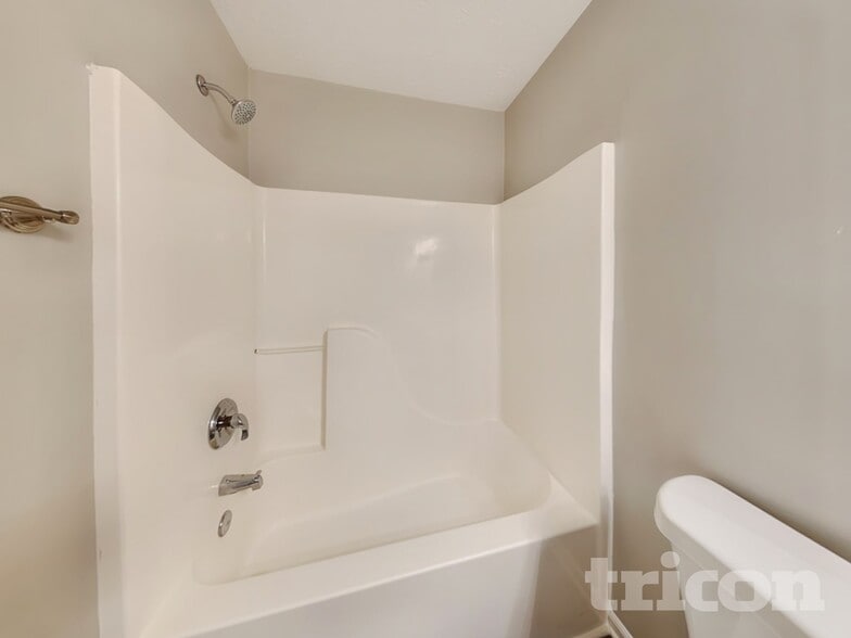 Building Photo - 6633 Dunsdin Dr