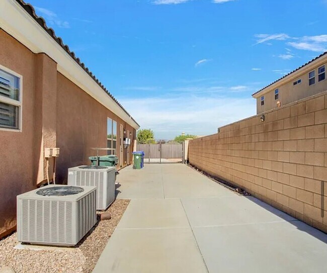 Building Photo - Luxury Home at Stonebrook Estates-Gated Community- 4 Bedrooms, 5 Bathrooms