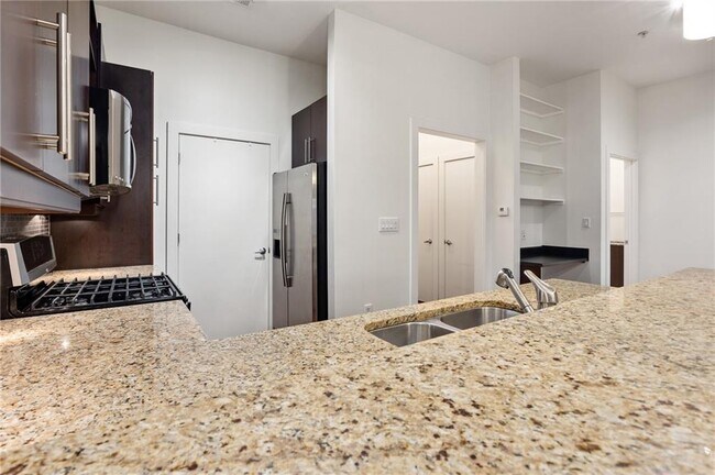 Building Photo - 870 Inman Vlg Pkwy NE