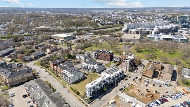Building Photo - 3135 Parthenon Ave