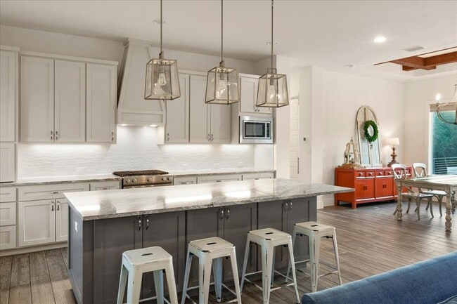 Building Photo - 625B Las Colinas Dr