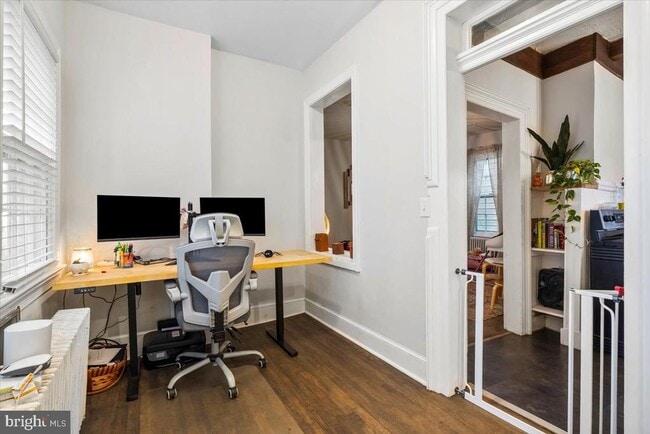 Building Photo - 222 S Raleigh St