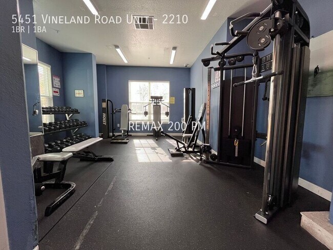 Building Photo - 5451 Vineland Rd