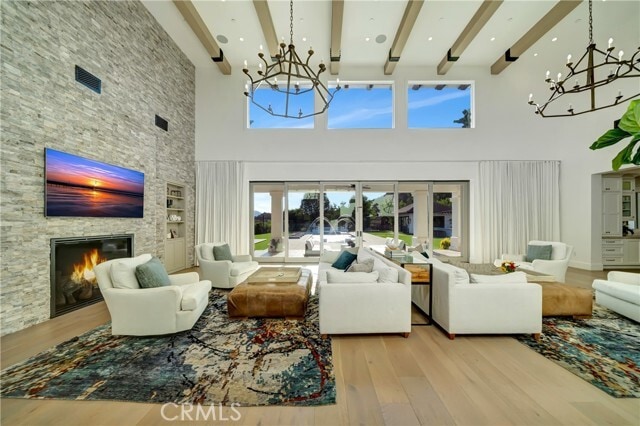 Building Photo - 2037 Delphine Ln