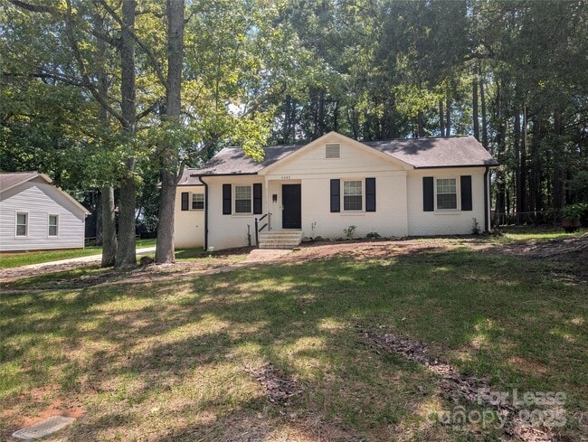 Building Photo - 6542 Rosecran Dr