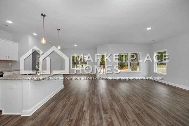 Building Photo - 174 River Pointe Dr