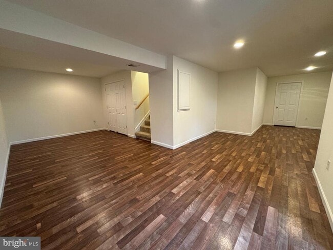 Building Photo - 105 Fredericksburg Dr
