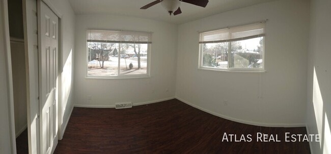 Building Photo - 8898 Circle Dr