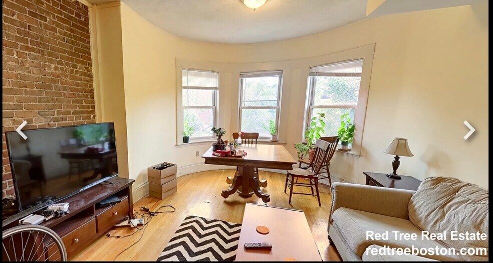 Building Photo - 1408 Beacon St