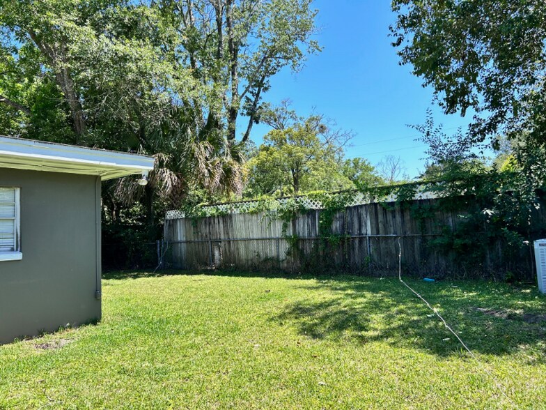 Building Photo - 8036 Joffre Dr