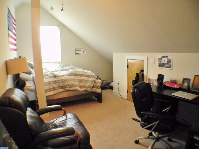 Building Photo - Beautiful 2 Bedroom Available in Manayunk