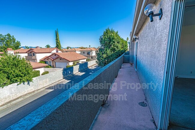 Building Photo - 18347 Saticoy St