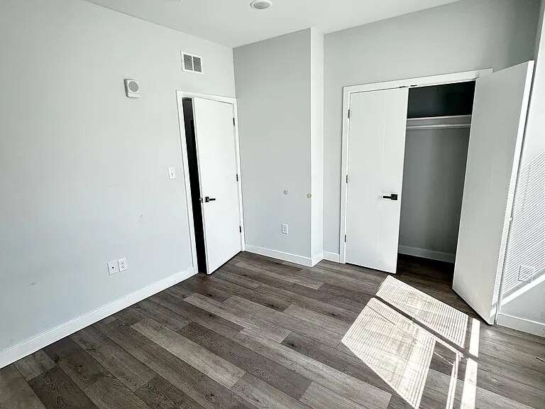 Building Photo - 2218 N Marshall St