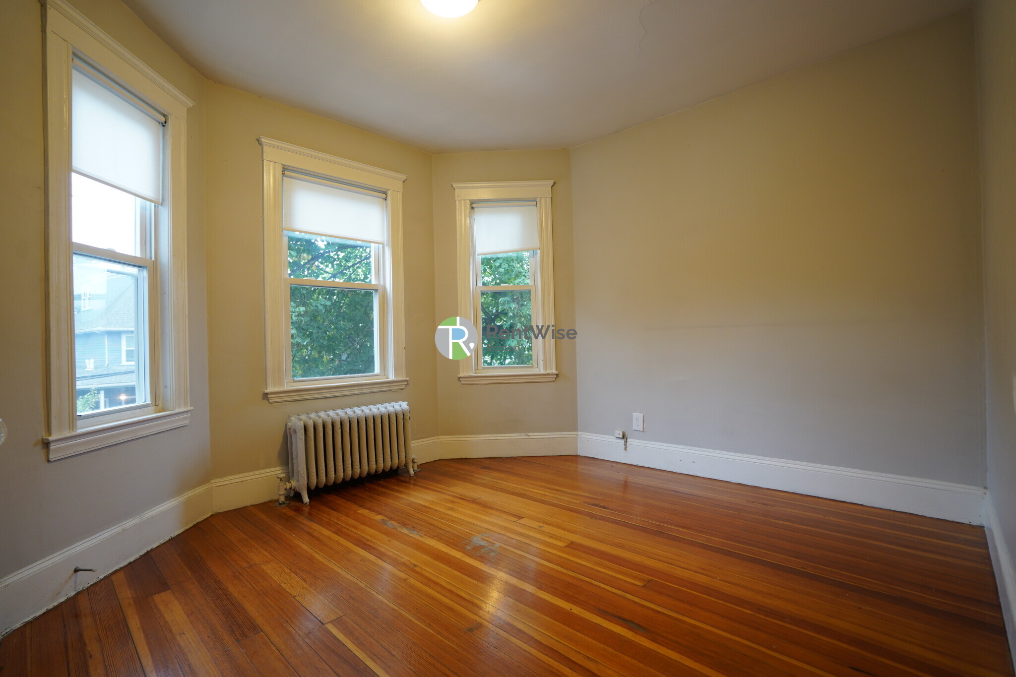 Building Photo - 15 Sumner St