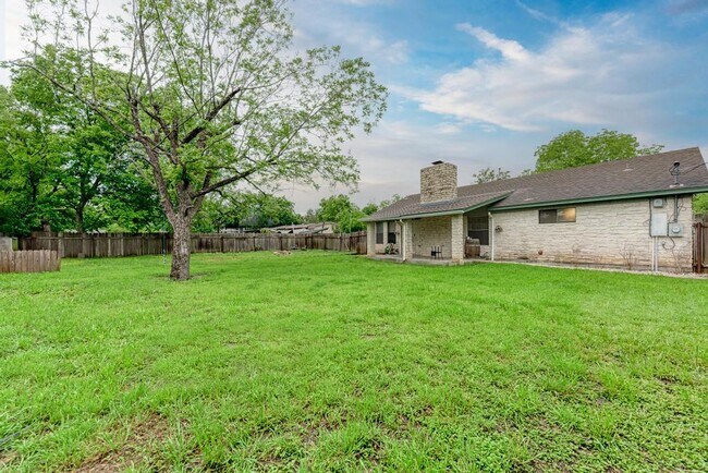 Building Photo - 103 Hutto St