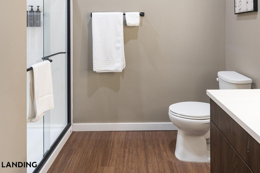 Building Photo - 1364 E Battlefield Rd