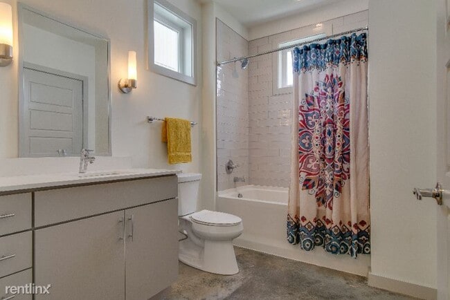 Building Photo - 1 br, 1 bath Condo - 703A Cleo Miller Drive