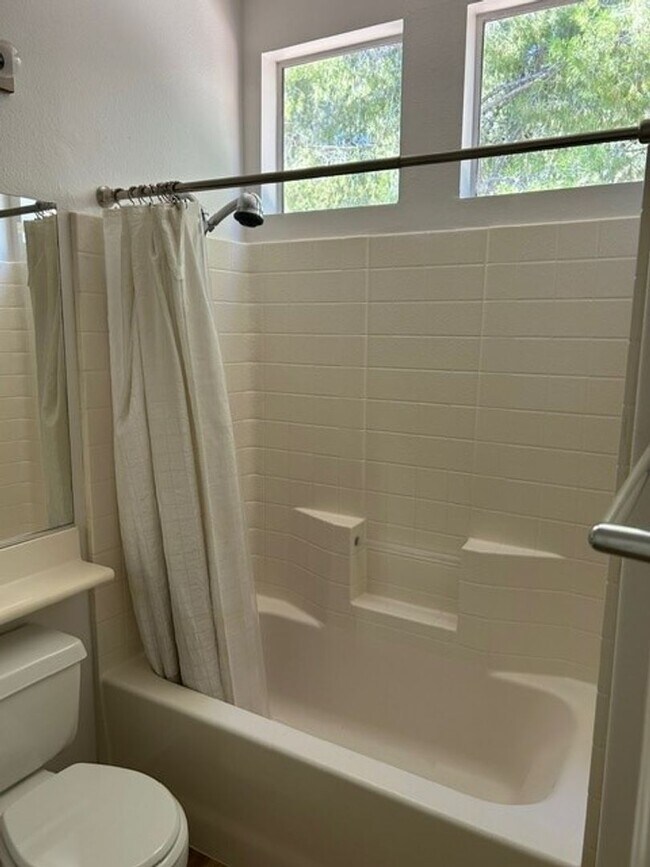 Building Photo - 2-Bedroom 2-Bath Rancho Santa Margarita Home