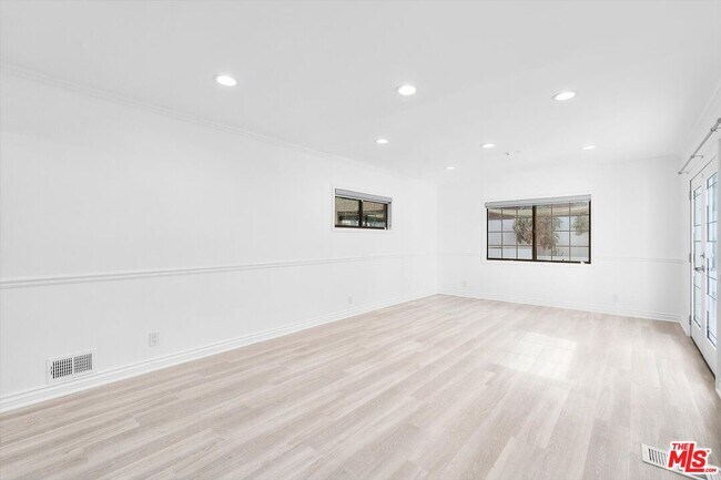 Building Photo - 3519 S Denison Ave