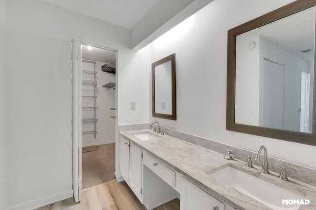 Building Photo - Charming 2BR Condo in Atlanta