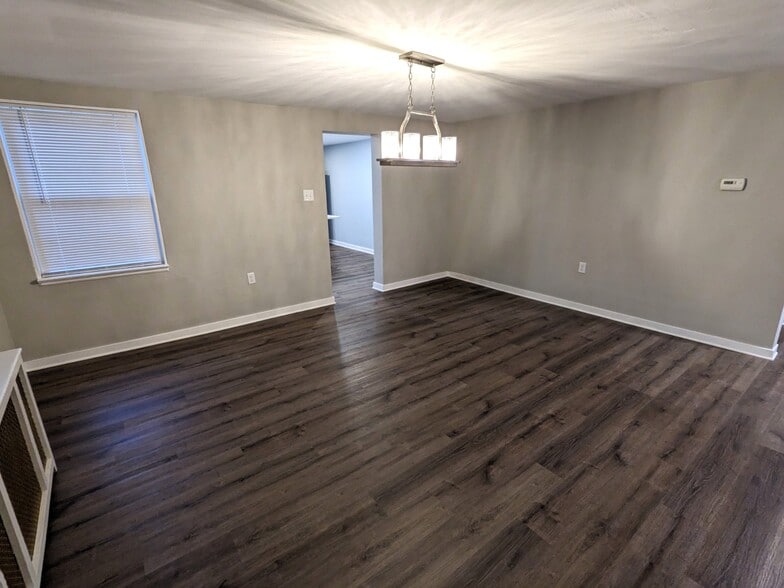 Dining room - 5012 Dearborn St