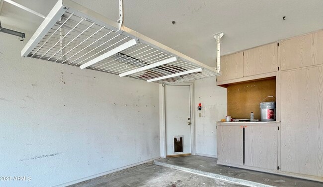 Building Photo - 6909 W Tina Ln