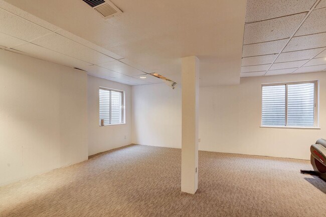 Building Photo - Fully Remodeled 3 Bed/2.5 Bath Northglenn ...