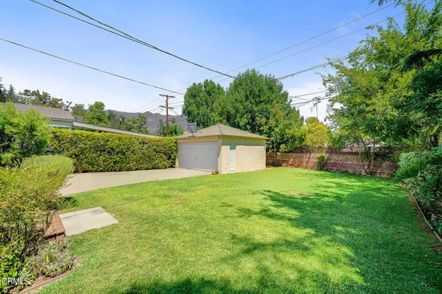 Building Photo - 560 N Sierra Madre Blvd