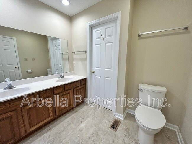 Building Photo - 1013 Cox Trail Pl