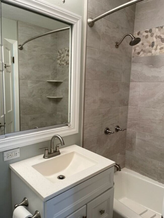 Building Photo - Ala Wai Cove- 2 Bed, 1 Bath with 1 assigne...