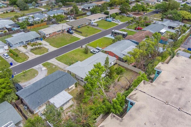 Building Photo - 11424 79th Ave